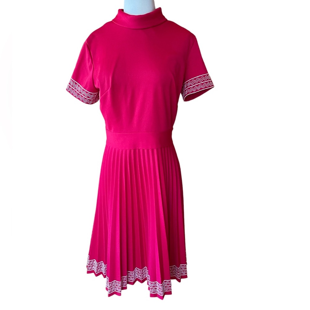 1970s Fit &‎ Flare Pleated Poly Dress